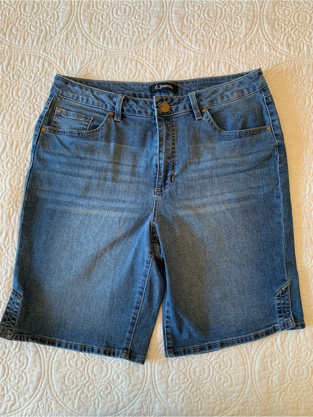d. jeans Women's Dark Blue Denim Bermuda Shorts, size 12